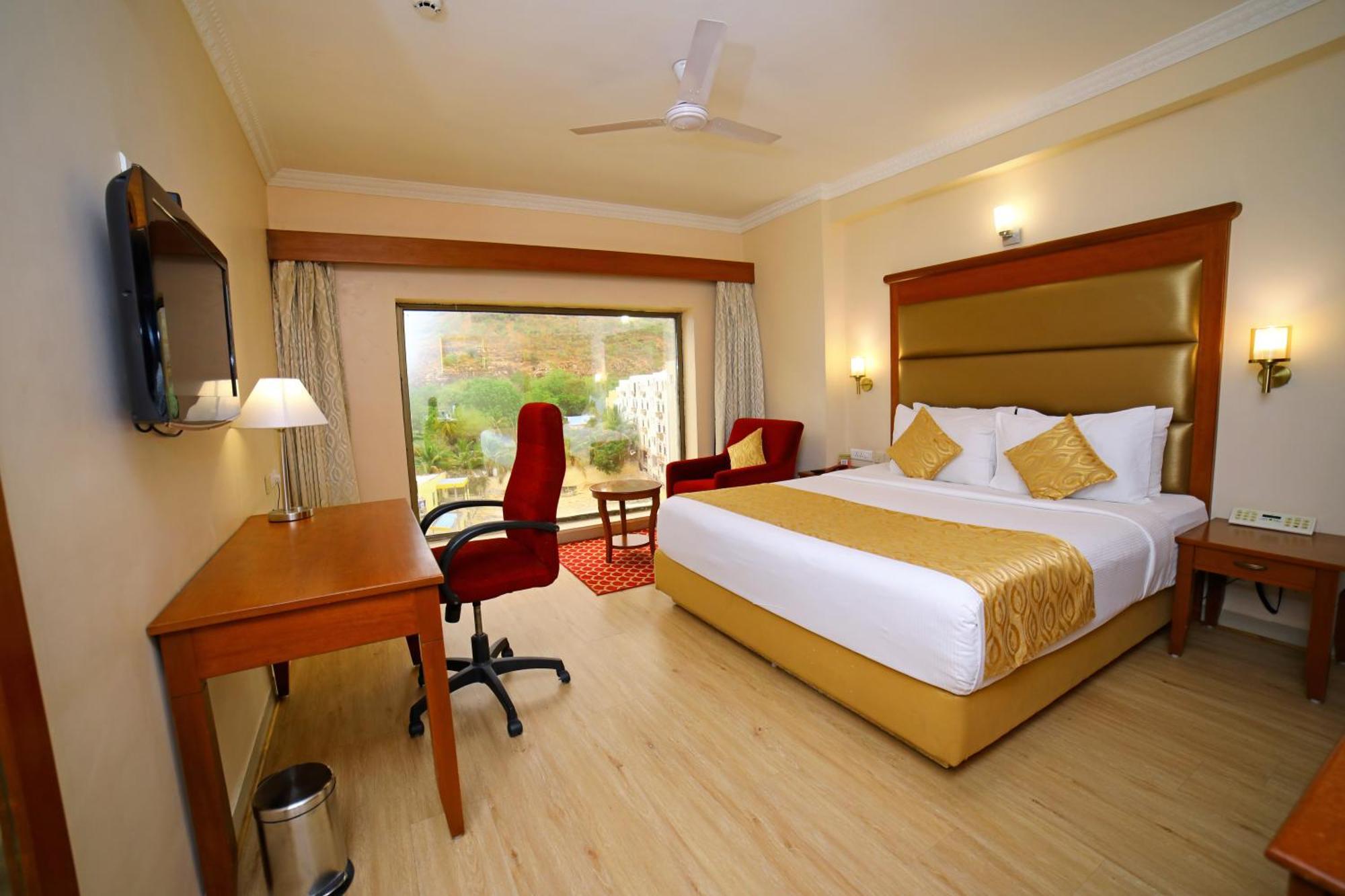 Raj Park- Hill View Hotel Tirupati Ngoại thất bức ảnh