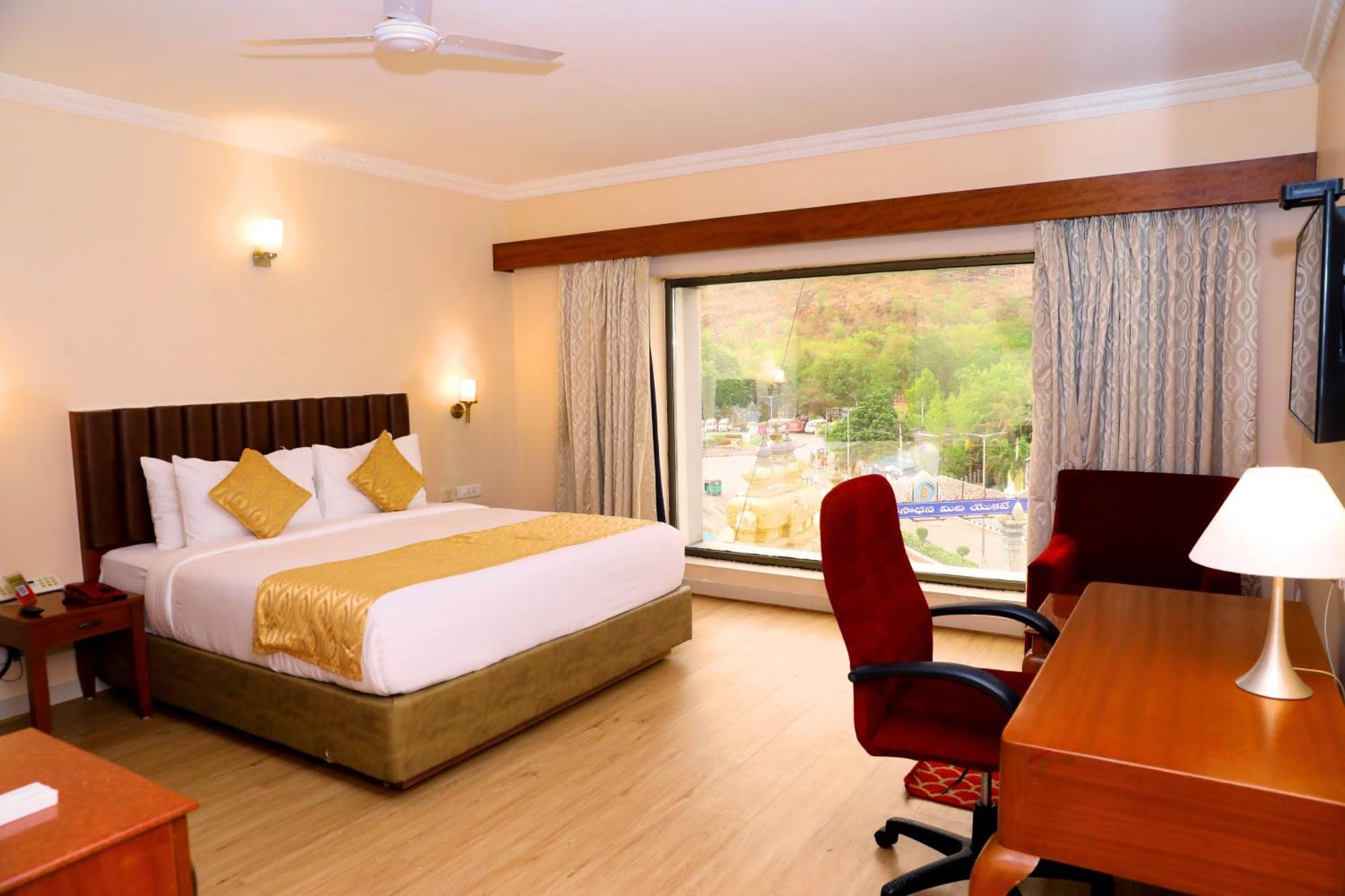 Raj Park- Hill View Hotel Tirupati Ngoại thất bức ảnh
