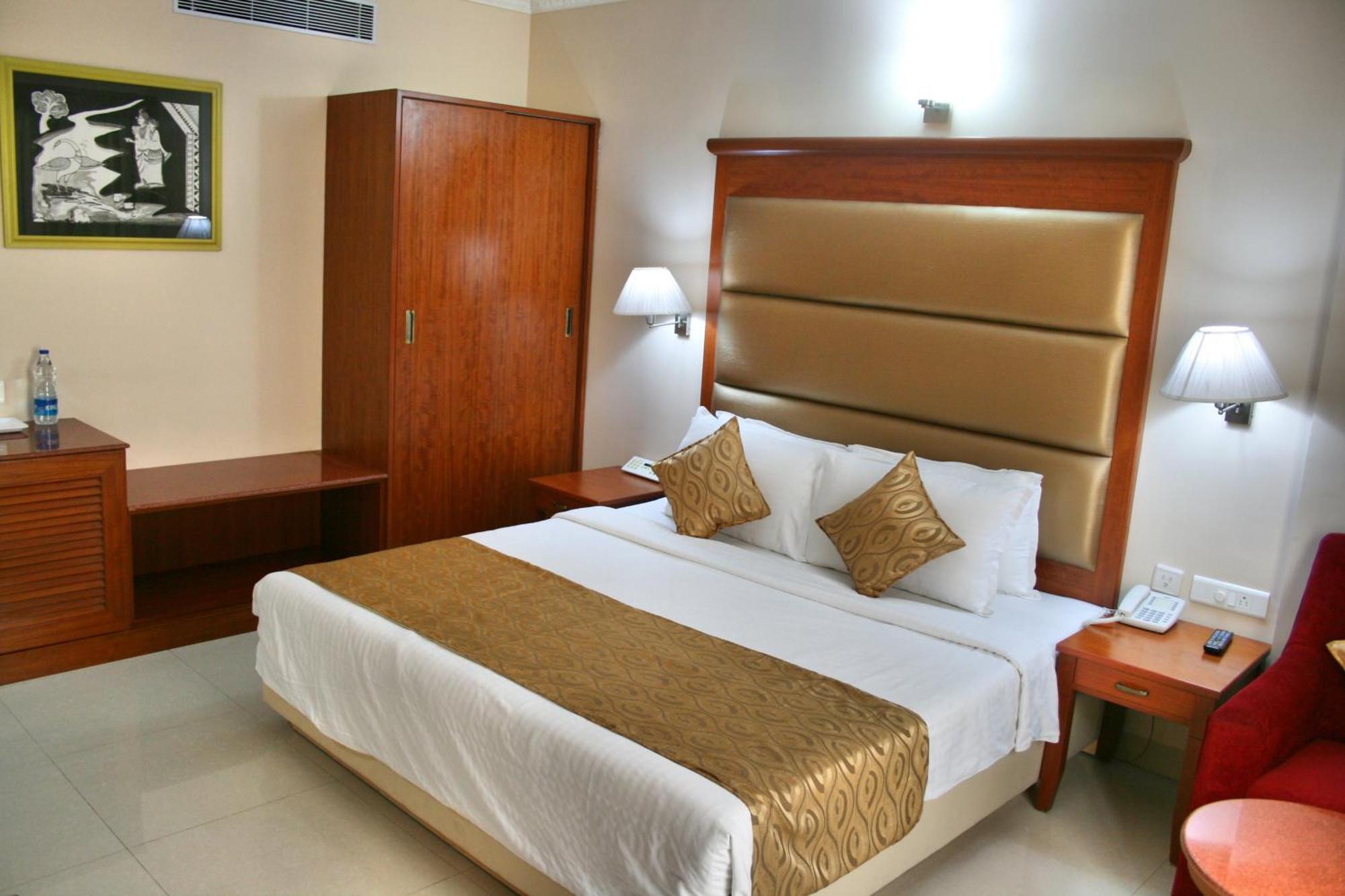 Raj Park- Hill View Hotel Tirupati Ngoại thất bức ảnh