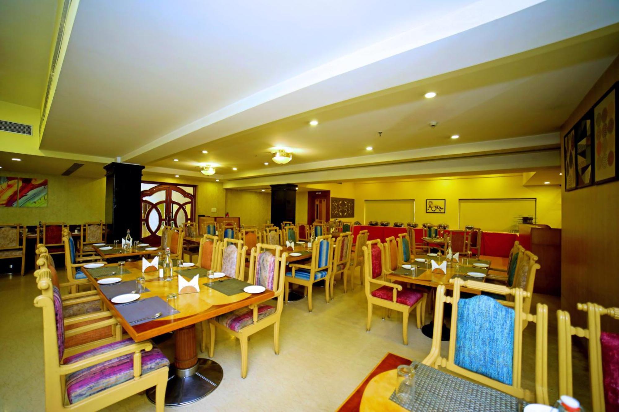 Raj Park- Hill View Hotel Tirupati Ngoại thất bức ảnh