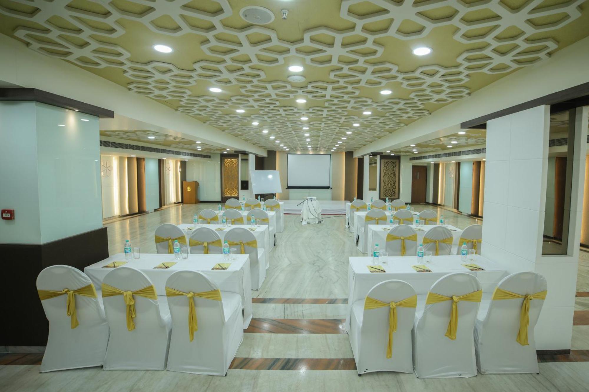 Raj Park- Hill View Hotel Tirupati Ngoại thất bức ảnh